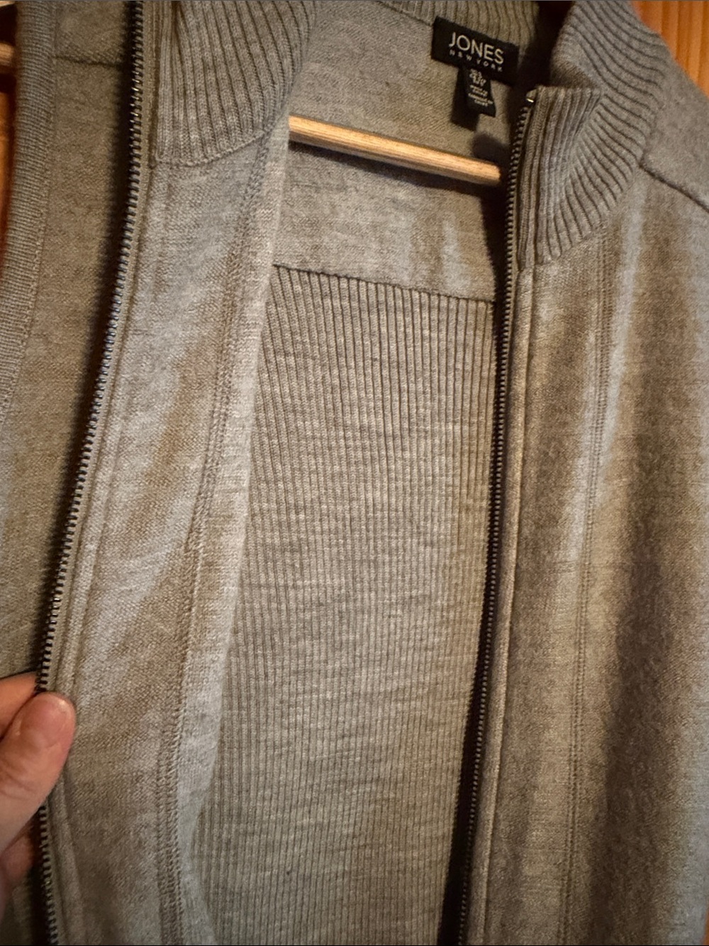Jones New York Light Gray Wool Blend Sleeveless Zip-Front Knit Vest - Picture 6 of 7
